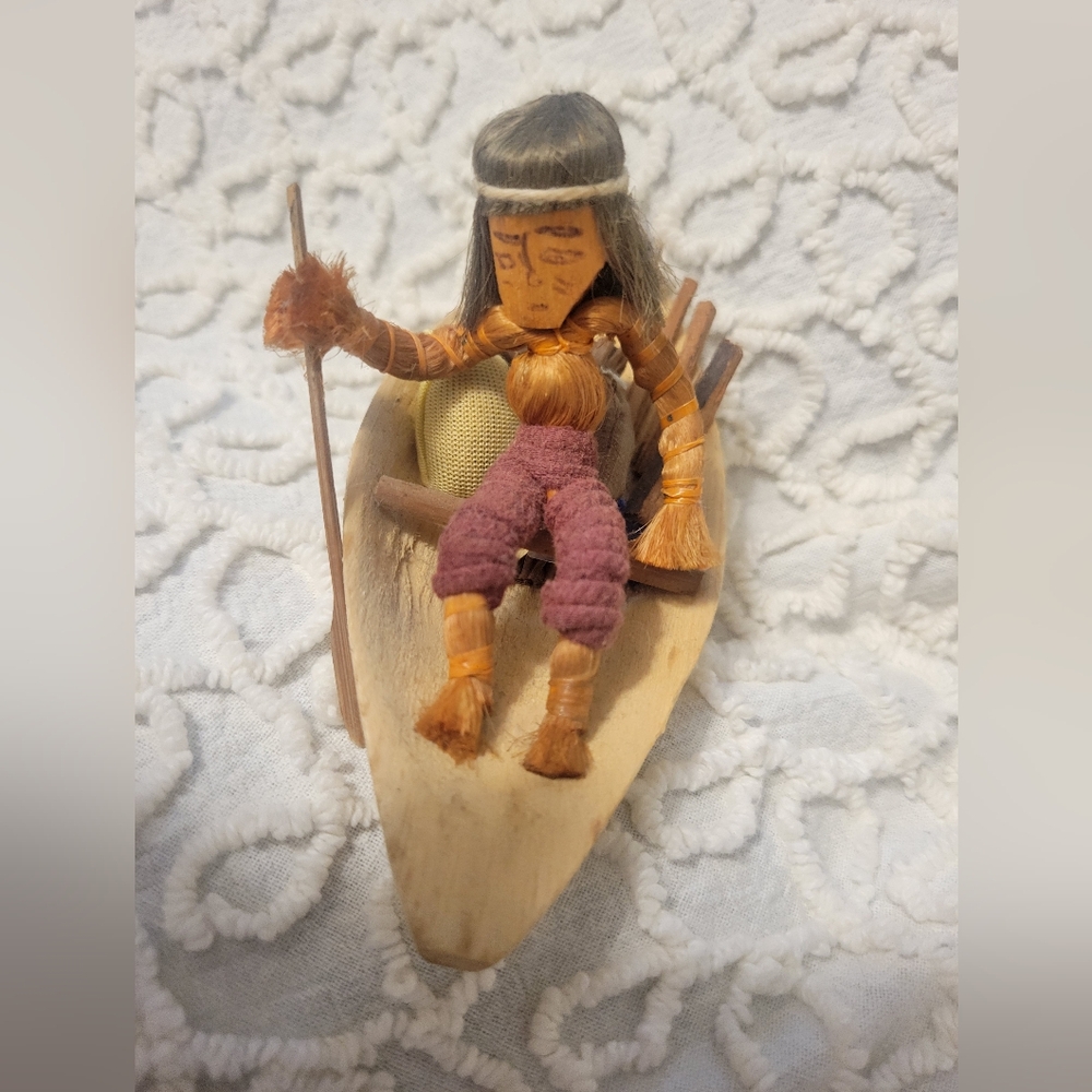 Vintage Ethnic Native Wood Canoe Carving Tribal Figures Straw Jute Art